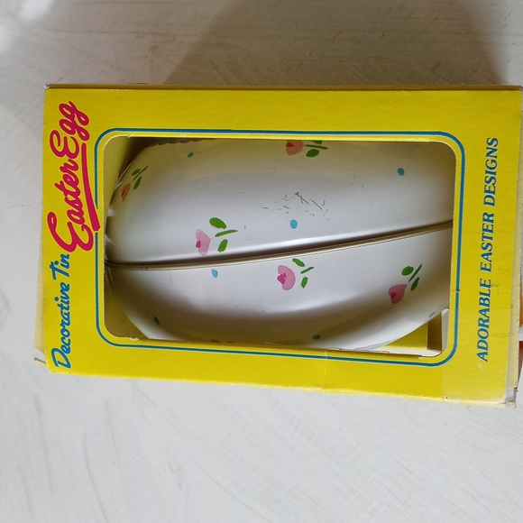 NWT Vintage Set of Two Decorative Tin Easter Eggs - Picture 3 of 5